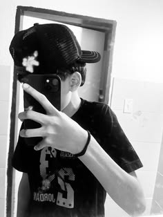 <em>mike</em>